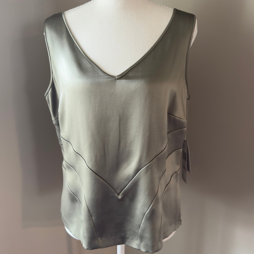Jones New York 100% Silk V-Neck Sleeveless Top Sage Green Chevron Size 10 NWT
